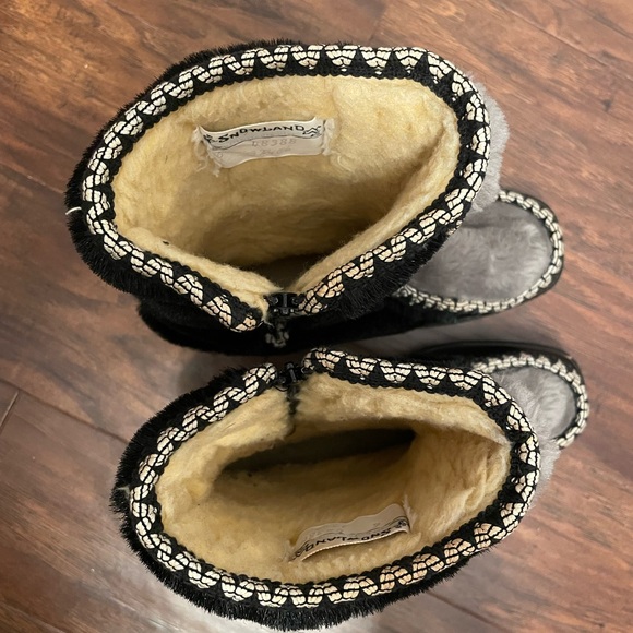 Snowland Shoes - Etsy Vintage 1960s Snowland Faux Fur Winter Snow Boots Boho Hippie Apres Size 6